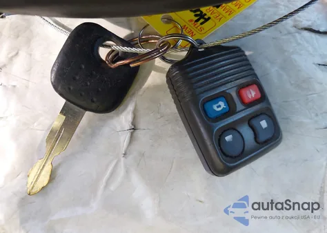 2004 Mercury Grand Marquis Gs из США, поврежденный, VIN 2MEFM74W54X620273